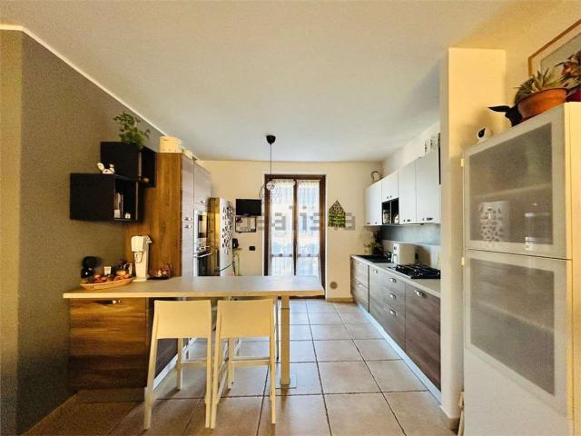 Appartamento in vendita di 115 m² in Via Ronco, 2