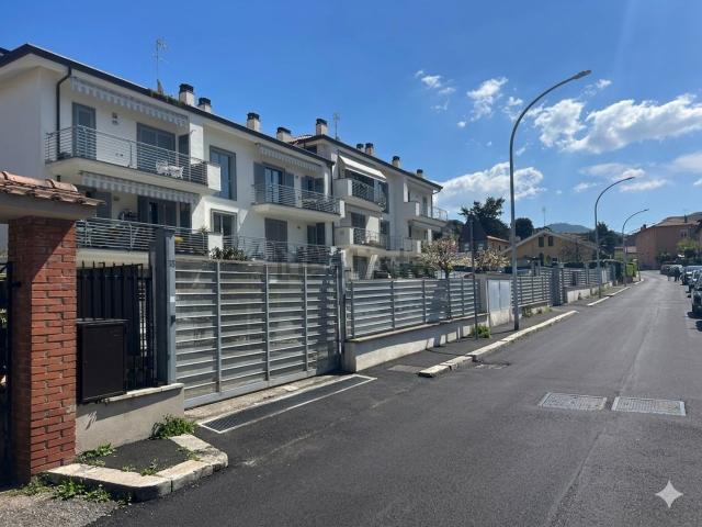 Appartamento in vendita di 115 m² in Via Rossano Calabro, 17