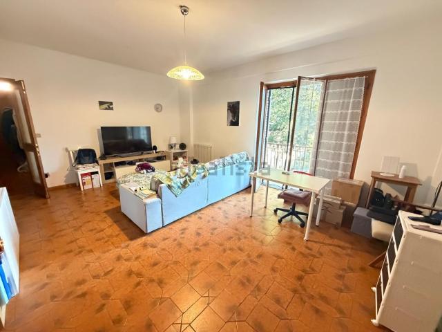 Appartamento in vendita di 115 m² in Via Raniero Gigliarelli