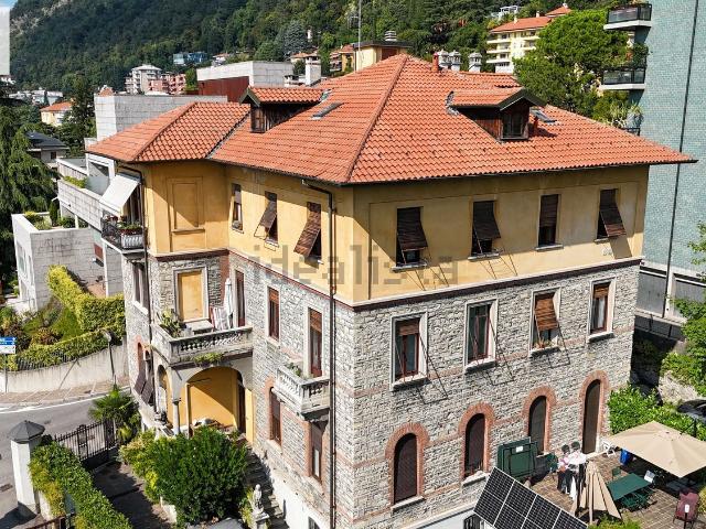 Appartamento in vendita di 115 m² in Via Tommaso Grossi