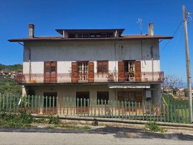 Appartamento in vendita di 115 m² in Via Toppa, 26