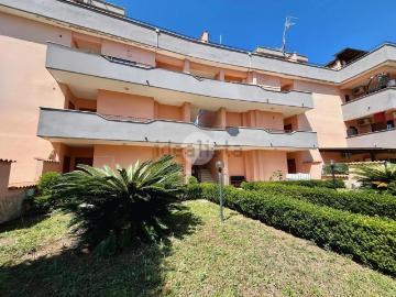 Appartamento in vendita di 115 m² in Via Taglio delle Cinque Miglia
