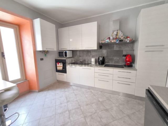 Appartamento in vendita di 115 m² in Via Traiana, 76