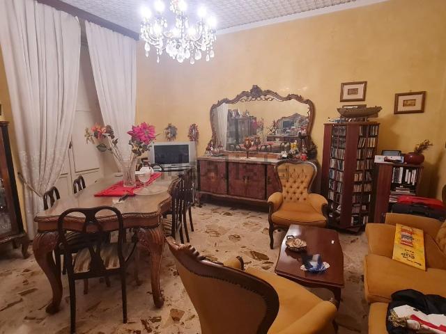 Appartamento in vendita di 115 m² in Via Trento, 6