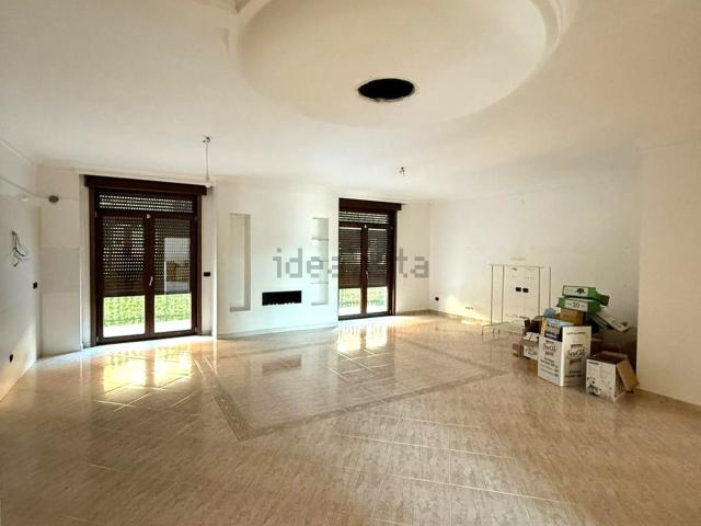 Appartamento in vendita di 115 m² in Via Volturno, 31