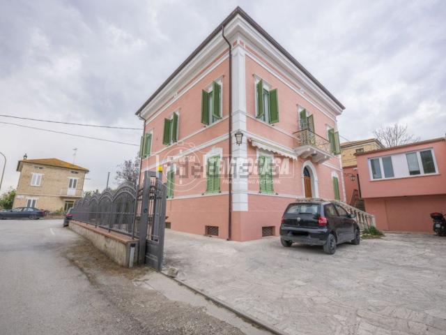 Appartamento in vendita di 115 m² in Via XXIX Giugno, 5