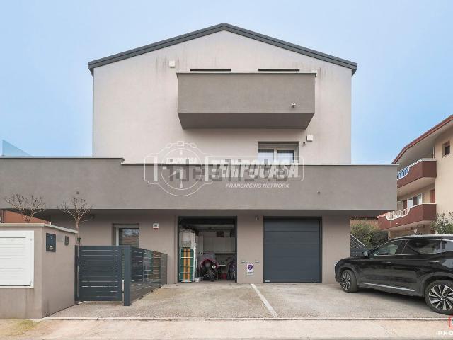 Appartamento in vendita di 115 m² in Viale Camogli