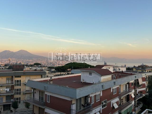 Appartamento in vendita di 115 m² in Viale Colli Aminei, 491