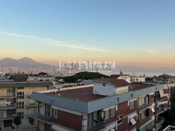 Appartamento in vendita di 115 m² in Viale Colli Aminei, 491