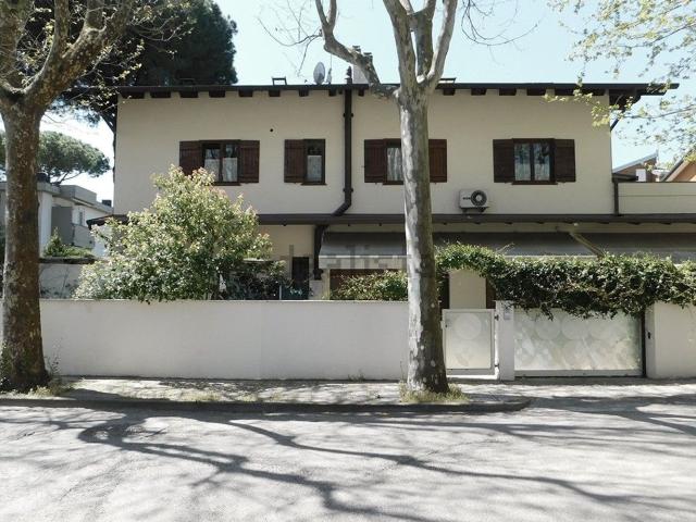 Appartamento in vendita di 115 m² in Viale Dante Alighieri