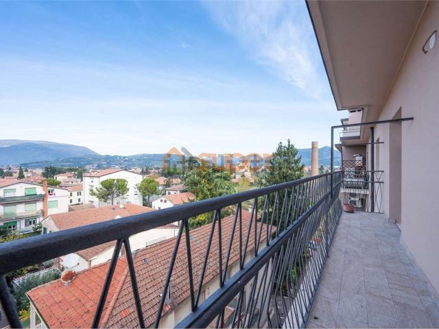 Appartamento in vendita di 115 m² in Viale Firenze