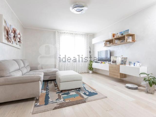 Appartamento in vendita di 115 m² in Viale Michelangelo Grigoletti, 136