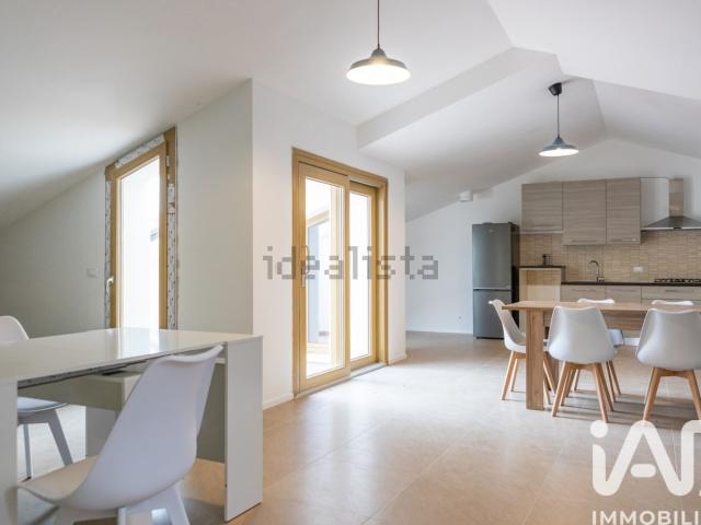 Appartamento in vendita di 115 m² in Contrada Mezzavia