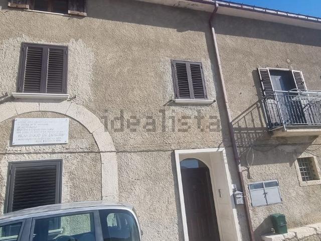 Appartamento in vendita di 115 m² in Contrada Santa Lucia, 6