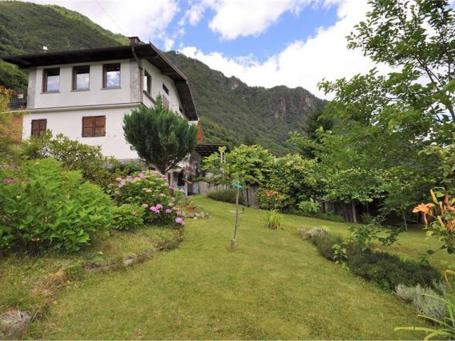 Appartamento in vendita di 115 m² in Frazione San Carlo, 10