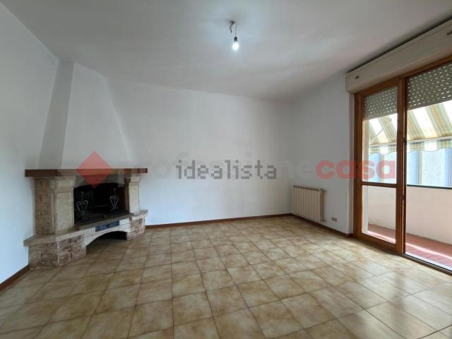 Appartamento in vendita di 115 m² in Località Rigutino Ovest, 126