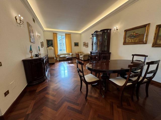 Appartamento in vendita di 115 m² in Piazza della Rocca