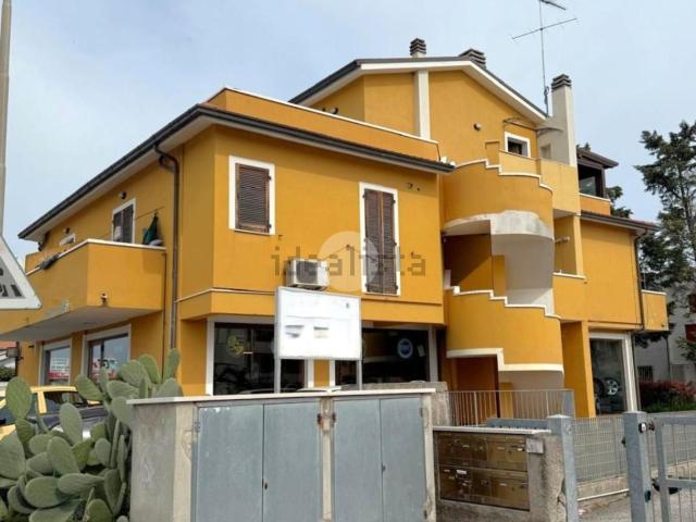 Appartamento in vendita di 115 m² in Strada Nazionale Adriatica Sud, 171