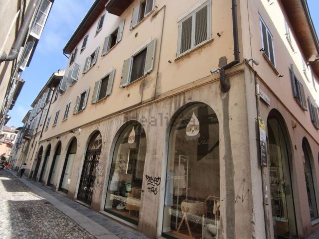 Appartamento in vendita di 116 m² in Via Cardano, 65