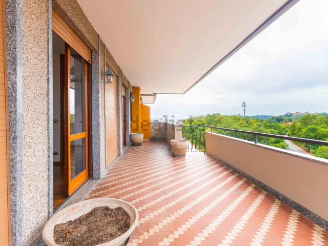 Appartamento in vendita di 116 m² in Via Borgomanero, 1