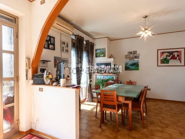 Appartamento in vendita di 116 m² in Via Gabriele d&apos Annunzio