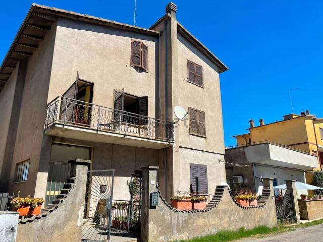 Appartamento in vendita di 116 m² in Via Gabriele D&apos Annunzio, 3