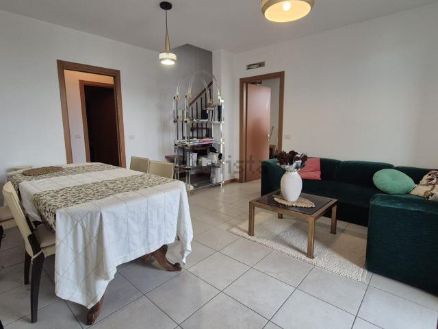 Appartamento in vendita di 116 m² in Via Giacomo Puccini, 10