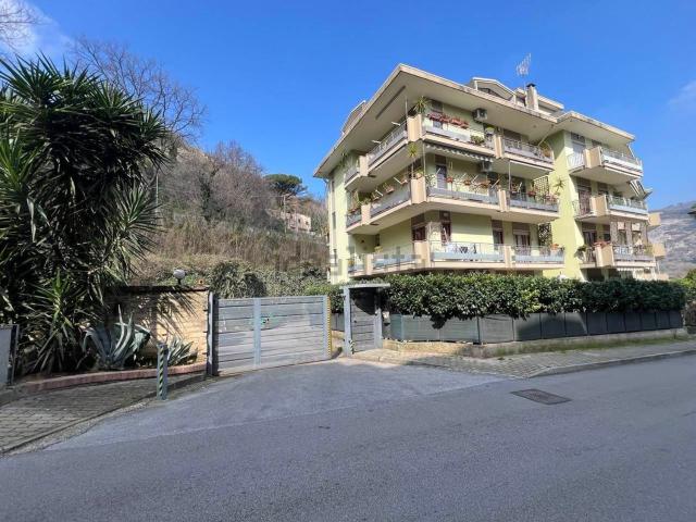 Appartamento in vendita di 116 m² in Via della Quercia