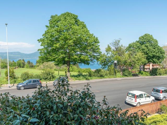 Appartamento in vendita di 116 m² in Via Salvo D&apos Acquisto, 7