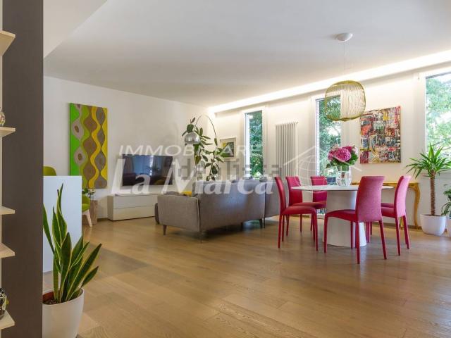 Appartamento in vendita di 116 m² in Via Sant&apos Andrea, 5