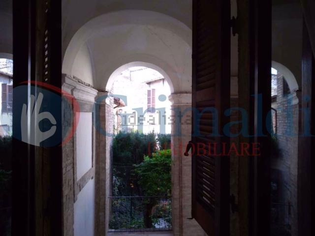 Appartamento in vendita di 116 m² in Via Santa Maria Laurentia, 1