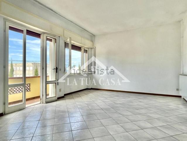 Appartamento in vendita di 116 m² in Via Sarzanese