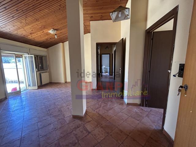 Appartamento in vendita di 116 m² in Via Pergola, 3