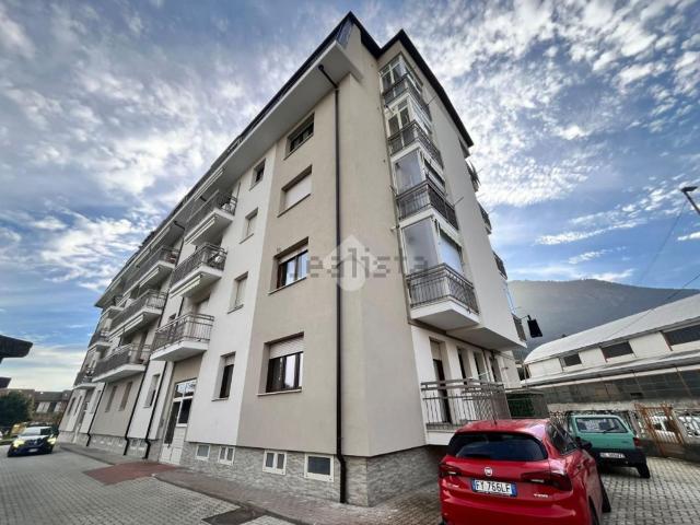 Appartamento in vendita di 116 m² in Via Piossasco, 103