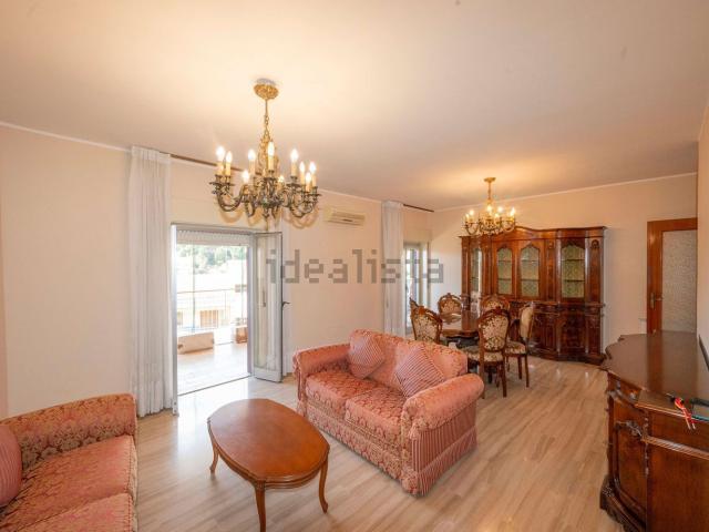 Appartamento in vendita di 116 m² in Via Umberto Fiore, 33