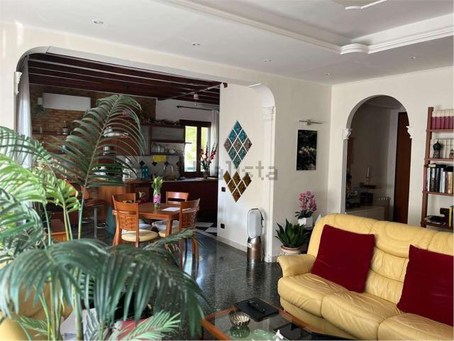 Appartamento in vendita di 116 m² in Via Ugo Bassi, 20