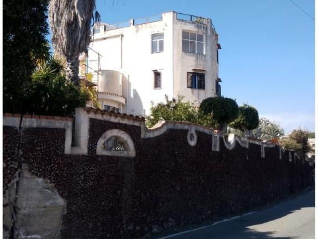 Appartamento in vendita di 116 m² in Via Vampolieri