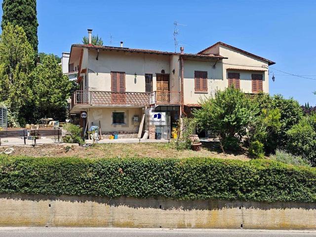 Appartamento in vendita di 116 m² in Via Vittorio Locchi, 5