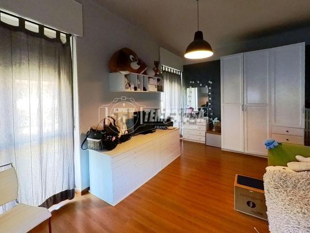 Appartamento in vendita di 116 m² in Viale Conte Crotti, 67