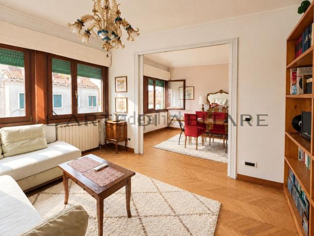 Appartamento in vendita di 116 m² in Calle de Dona Onesta, 3922