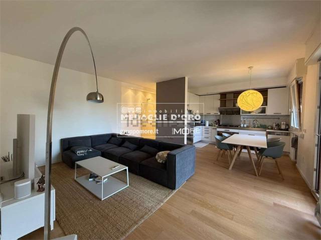 Appartamento in vendita di 117 m² in Via Antonio Canova