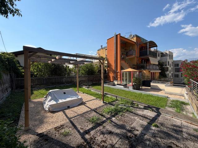 Appartamento in vendita di 117 m² in Via Aslago
