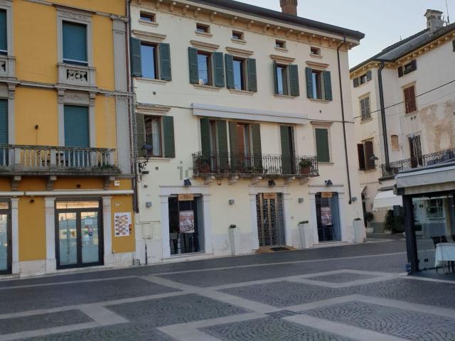 Appartamento in vendita di 117 m² in Via G. Galilei, 2