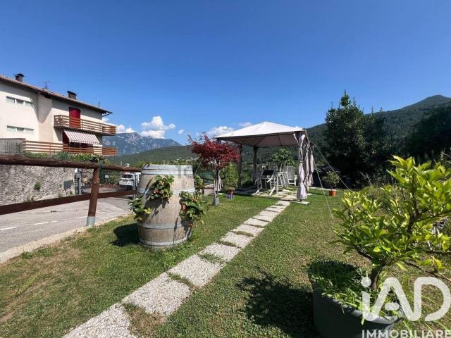 Appartamento in vendita di 117 m² in Via Gardesani, 20