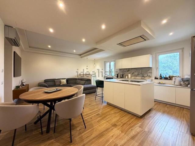 Appartamento in vendita di 117 m² in Via Giulio Cesare, 63