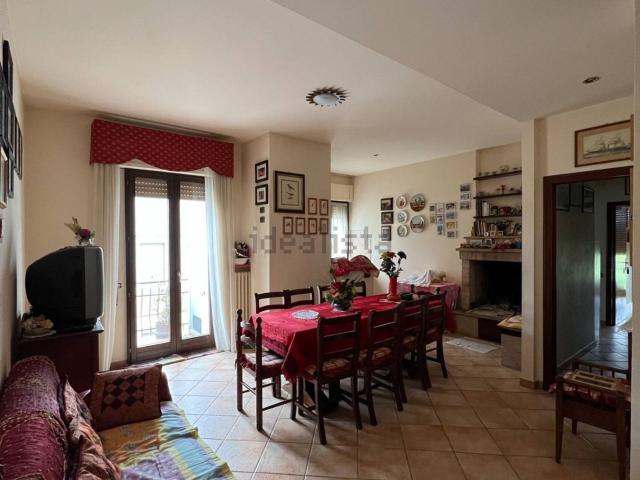 Appartamento in vendita di 117 m² in Via Giacomo Leopardi, 17