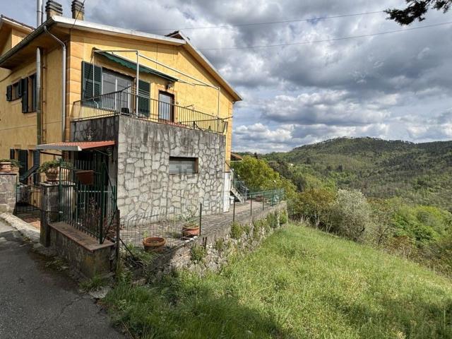 Appartamento in vendita di 117 m² in Via Giosuè Carducci, 8