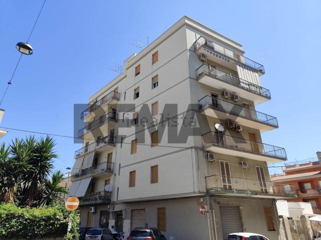 Appartamento in vendita di 117 m² in Via Giovanni Battista Vaccarini, 25