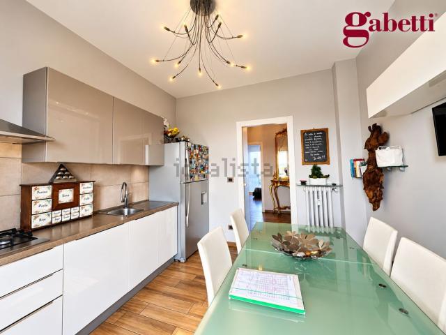 Appartamento in vendita di 117 m² in Via Giovenale Sampò, 5
