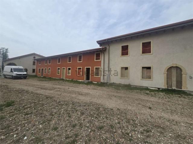 Appartamento in vendita di 117 m² in Via Dosso Poli